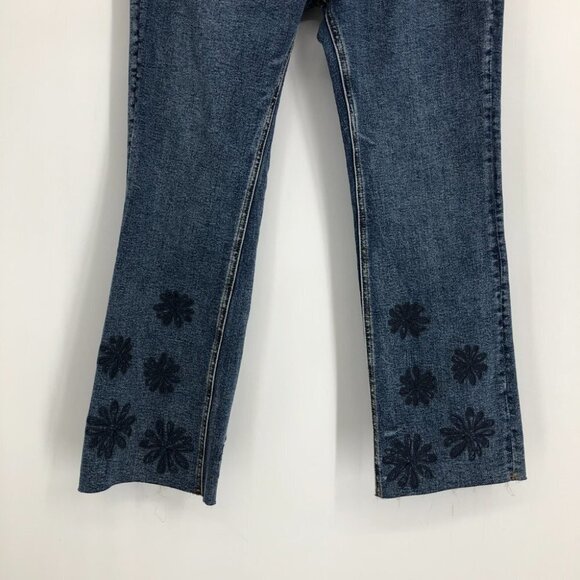 NWT Desigual Medium Wash Floral Embroidered Flared Jeans size 6 - Picture 6 of 15